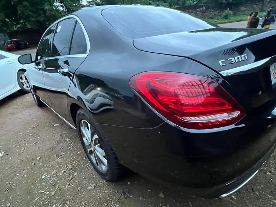 Mercedes-Benz C300, 4MATIC 2016 – Toks standard